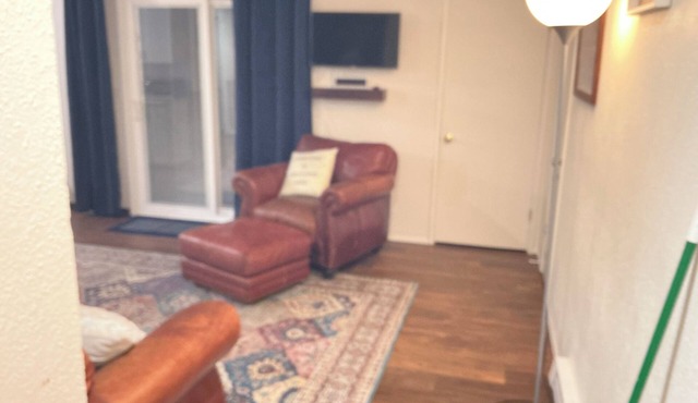 Midway Rambler Especial, Comfy furnishings and a Convenient location.