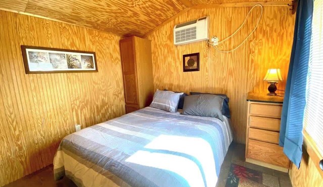 Mini Hunter Cabin