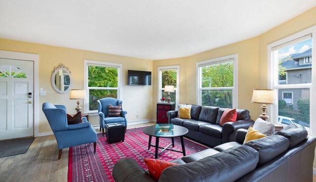 Minutes to Everything Seattle. NEW! Lower Mid-Week Rates in Seattle