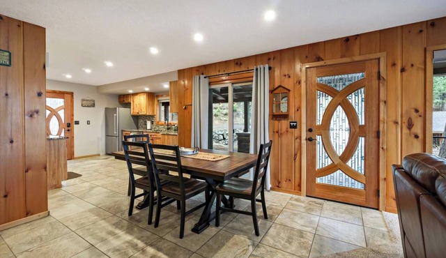 Modern A-Frame Cabin|Kayaks, Golf Cart & Boat Slip in Worley