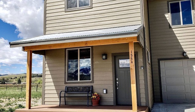 Modern Condominium with Pet-Friendly Drift Boat Parking near Madison River in Ennis, Montana