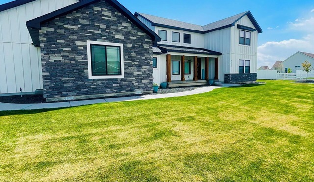 Modern Farmhouse Studio