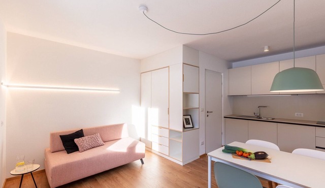 Modern "Hus Apartment - Nr. 3" with Balcony, Garden & Wi-Fi in Olang