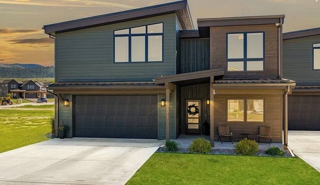 Modern Luxury Townhome with Clark Fork River Access