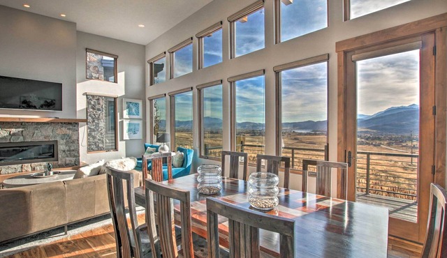 Modern Townhome w/Mtn Views < 7 Mi to Ski Resorts