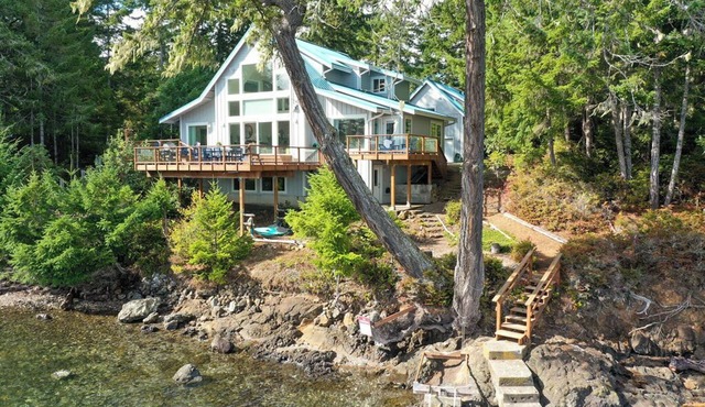 Modern waterfront luxury meets adventure! in Brinnon