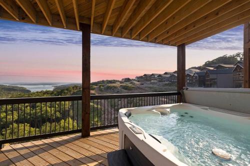 Moonstone Lodge Lake Views Sleeps 28 GolfSim Pup Friendly in Branson