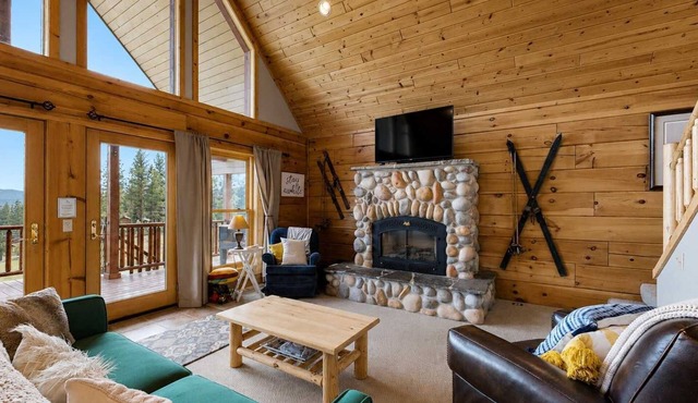 Mountain View Retreat | Pool & Golf Access