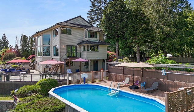 Mt Rainier Views Pool Hot Tub Sleeps 11