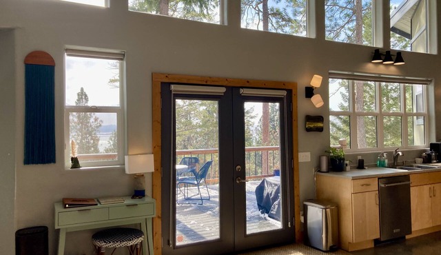 Nature House: Peaceful and Romantic - Tub for Two, Sauna, Flathead Lake views in Polson