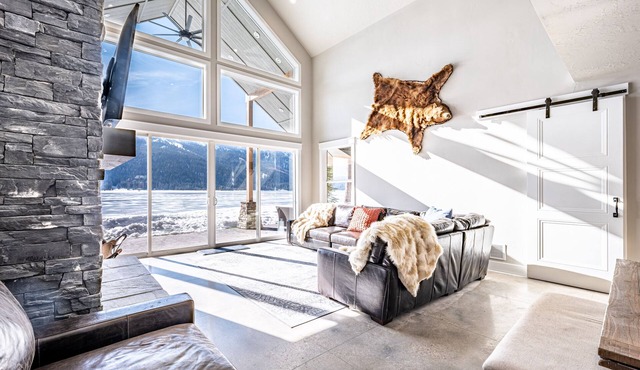 New Lakefront Modern Chalet With Panoramic Views