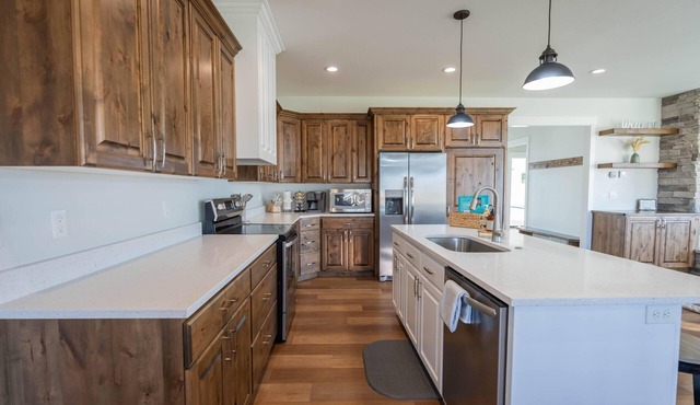 New Mountain Retreat With Private Hottub