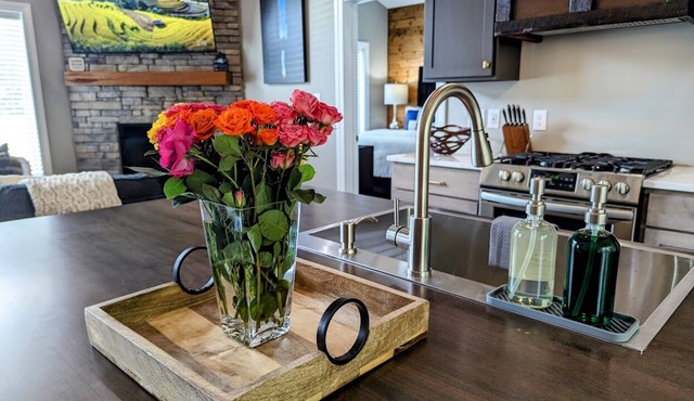 New Ultra Luxury Modern Villa near Red River Gorge/Natural bridge in Rogers