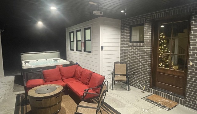 New Yellowstone Island Park Lake House, Boat Slip, Hot Tub Sleeps 19