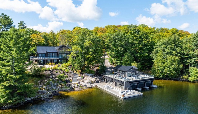 Newly built 10 bed 8 bath cottage on Lake Rosseau in Minett