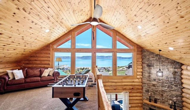 Newly Remodeled Bear Lake Lodge. Panoramic Lake Views. 15 Min From Beaver Mtn!