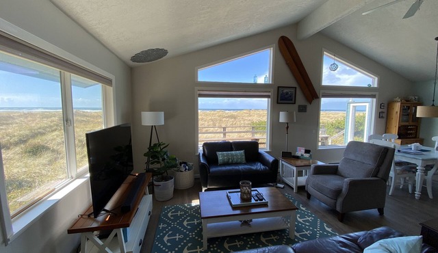 Oceanfront Home - Private path to 7 miles of sandy beach. Amazing Views! in Waldport