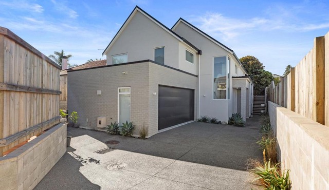 Oceanview Magic - Mount Maunganui Holiday Home in Mount Maunganui