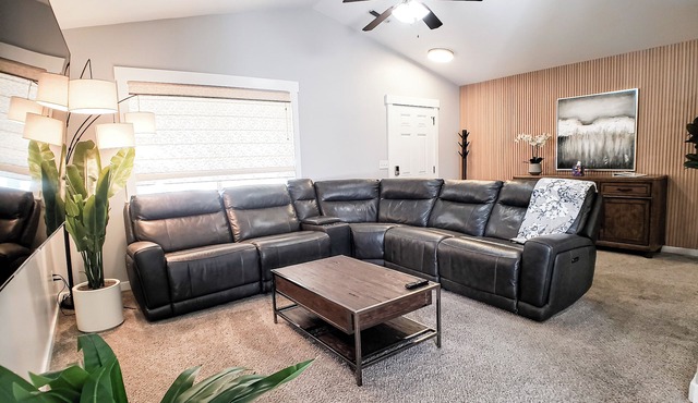 Ogden Dream+Hot Tub+Fenced Yard+Gazebo+BBQ+View+Garage+W/D