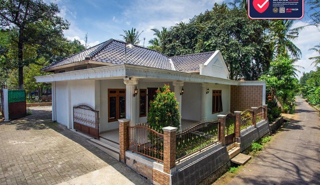Omah Etam Villa in Blaburan