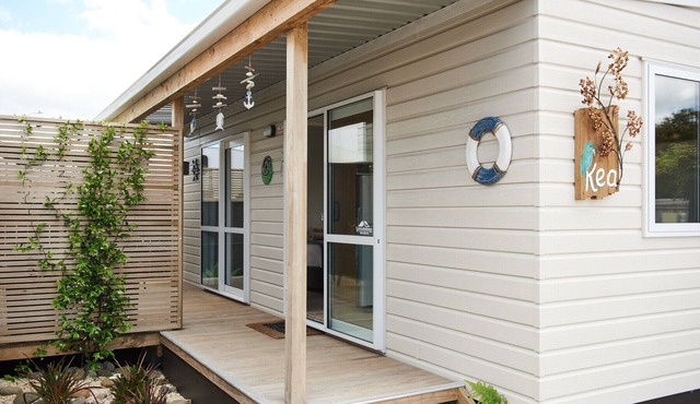 Orewa Kiwi Cabins - Kea in Orewa Beach