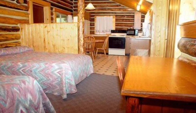Pahaska Tepee Resort