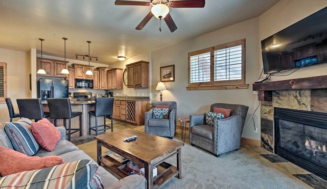 Park City Condo w/ Pool - 2 Miles to Ski Resort!