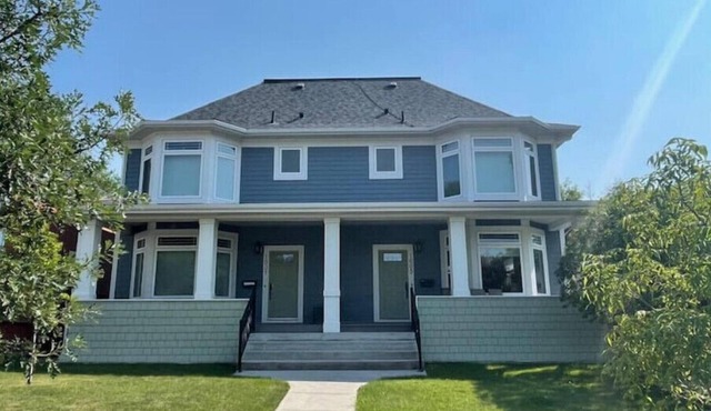 Peaceful Historic 3 Bedroom hideaway, Walkable to Calgary's Greatest Attractions in Calgary