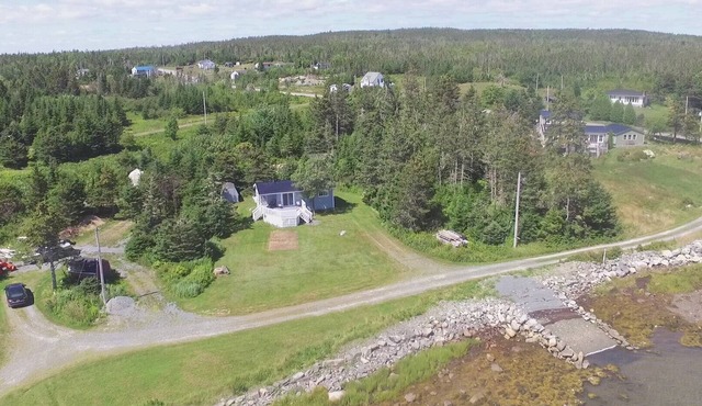 Peaceful/Oceanfront - Housekeeping Cottage with water access. in Musquodoboit Harbour