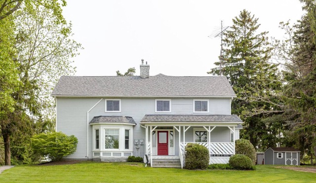 PEC Waterview Getaway in Bloomfield