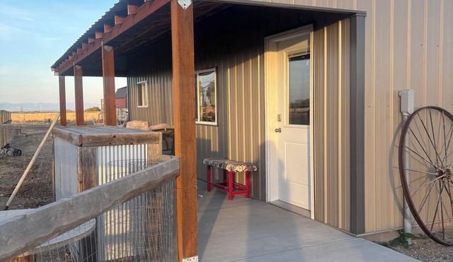 Perfect 2-bedroom cottage in tranquil Powell with cozy charm