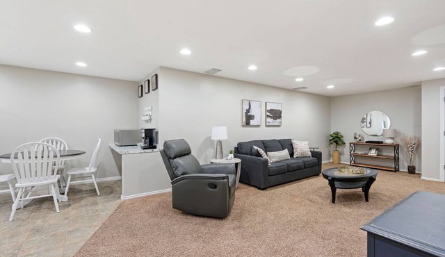 Pet friendly 2/1 basement apt fenced yard