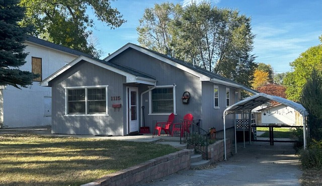 Pet Friendly 2BR Home w/fenced backyard