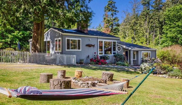 Pet Friendly Lovely Home on the North End! (NBH)