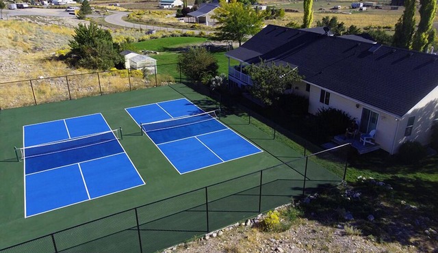 Pickle-Ball & Hot-tub & Sauna & Theater Game Room! in Eagle Mountain