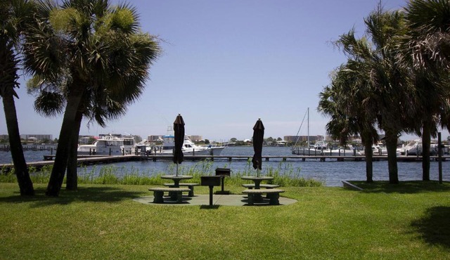 Pirates' Bay Marina in Fort Walton Beach