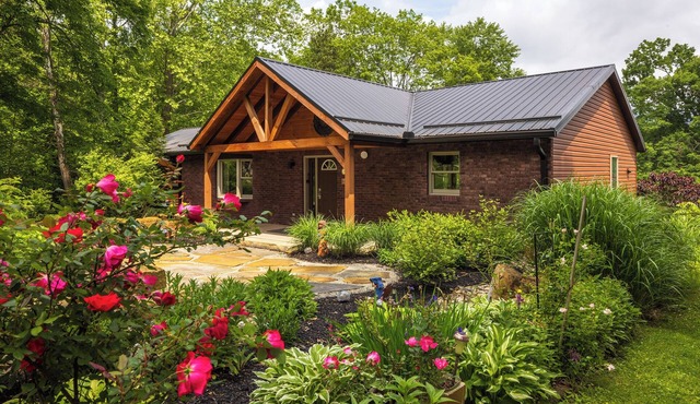 Playground-Panoramic LakeVue-Hot Tub-Covered Decks-Game Room-Kayaks-Canoes-Bikes in Logan