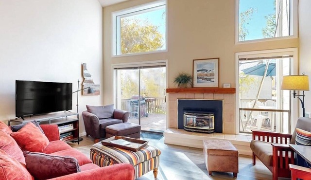 Pleasant condo with private washer/dryer