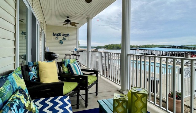 Pool & Lakeside 3BR condo . less than 10 steps to the heated pool! in Sunrise Beach