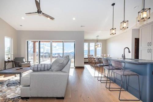 Powder Mountain Escape B1 Hot Tub Ski Getaway