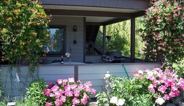 Private Guest Quarters Overlooking Somers Bay