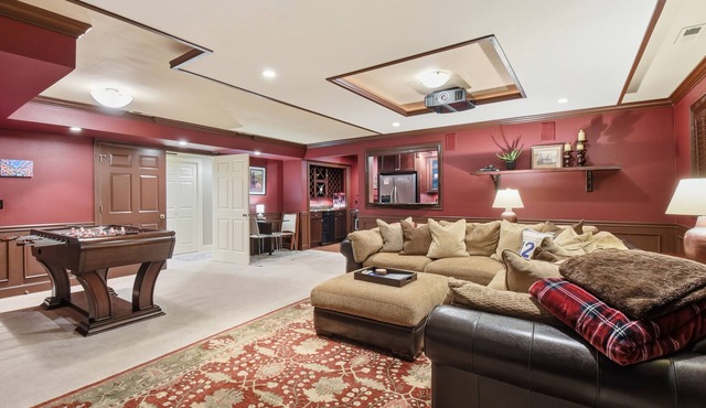 Private Guest Suite in Beautiful Kirkland, West of Market neighborhood.