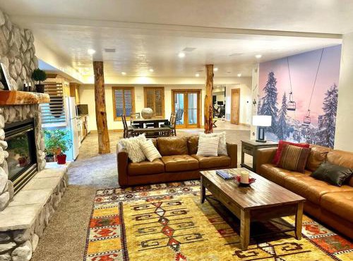 Private HotTub & Full Gym, Super Close to IHC in Murray