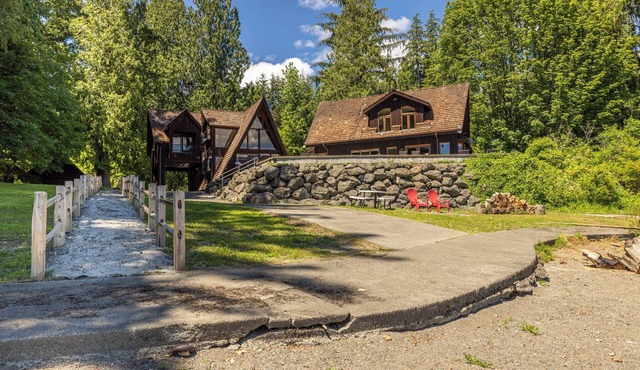 Private Lakefront Estate - 2 Homes in Olympic National Park - Private Beach in Amanda Park