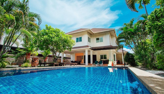 PRIVATE RESIDENCE HOSTED BY SASITHORN in Muang Pattaya