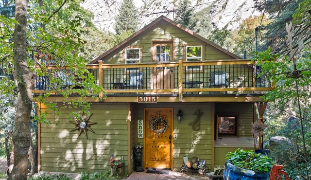 Private Ski/vacation cabin in canyon forest below ski resorts! in Sandy