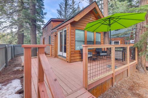 Quiet Lake Almanor Cabin, Close to Fishing in Lake Almanor