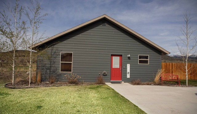 Rainbow Trout Fishing Cottage: Near Yellowstone, Madison River & Summer Fun!
