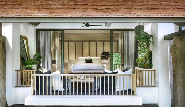 Raya Heritage - Rin Terrace Suite in San Phi Suea