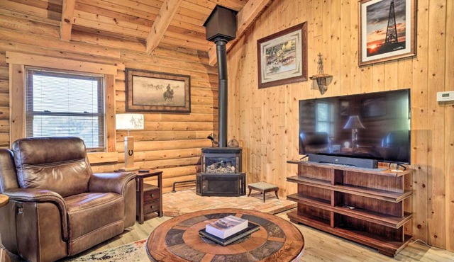 Remote Cabin w/Gas Stove < 7 Mi to Town! in Glendo